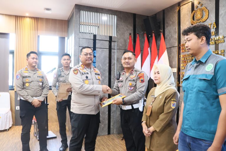 2b644af38518465f9d85fbca3765934a